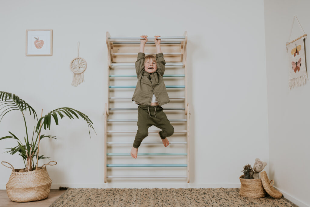 Set Pikler Triangle 2 în 1 + Perete Suedez - Pastel – imagine 8