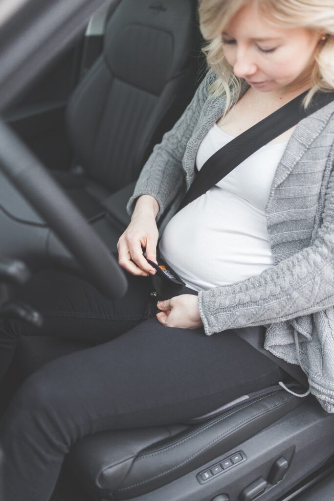 Deviator centură pentru gravide - BeSafe Pregnant iZi FIX – imagine 4